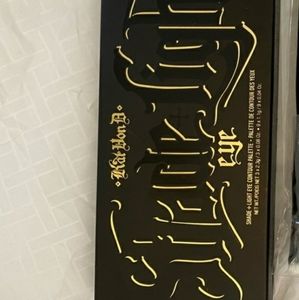 Kat Von D Makeup - Kat Von D Shade and Light Eyeshadow Palette Kat Von D Makeup - Kat Von D Shade and Light Eyeshadow Palette